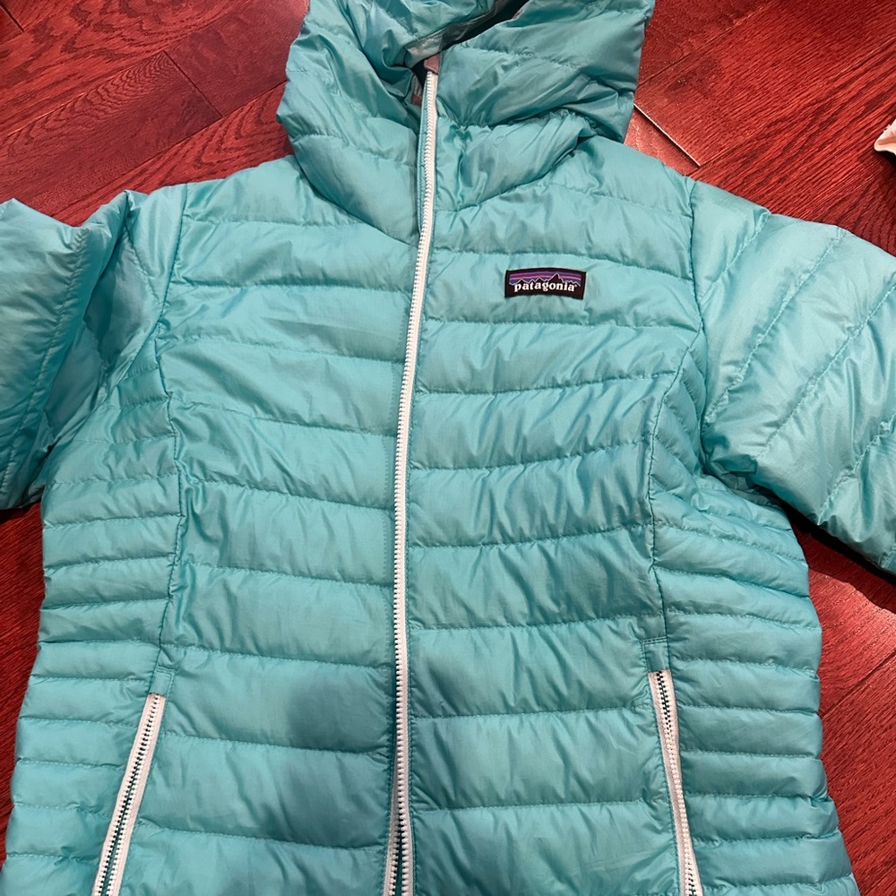 Ladies puff jacket with hood